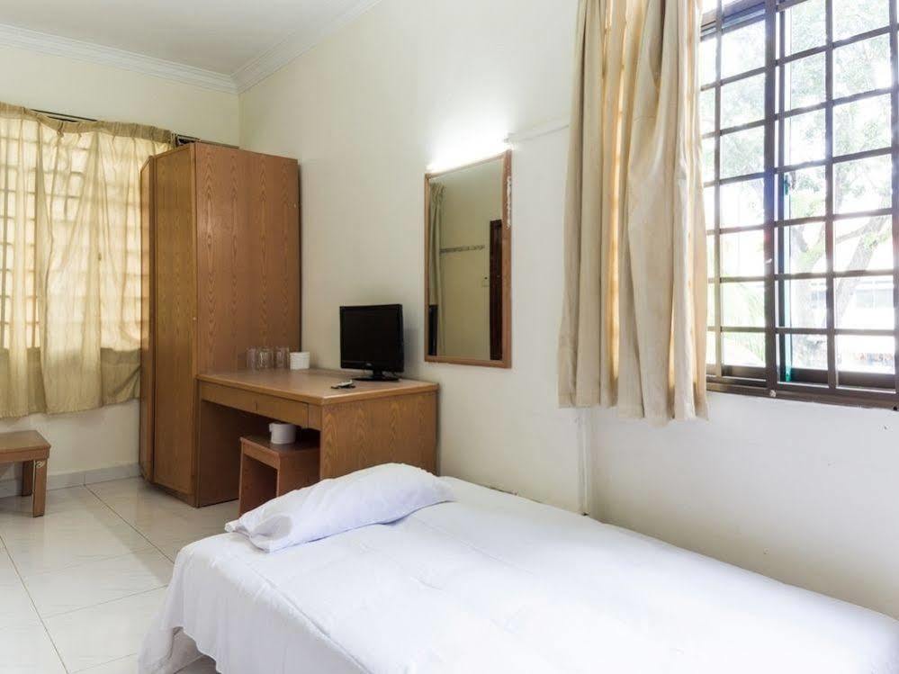 Reddoorz Near Aljunied Mrt Hotell Singapore Eksteriør bilde